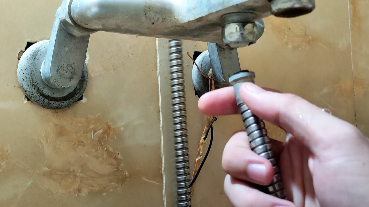 Cách thay ốc gãy ở vòi sen tắm không phải mua dây mới - How to replace broken screws in shower