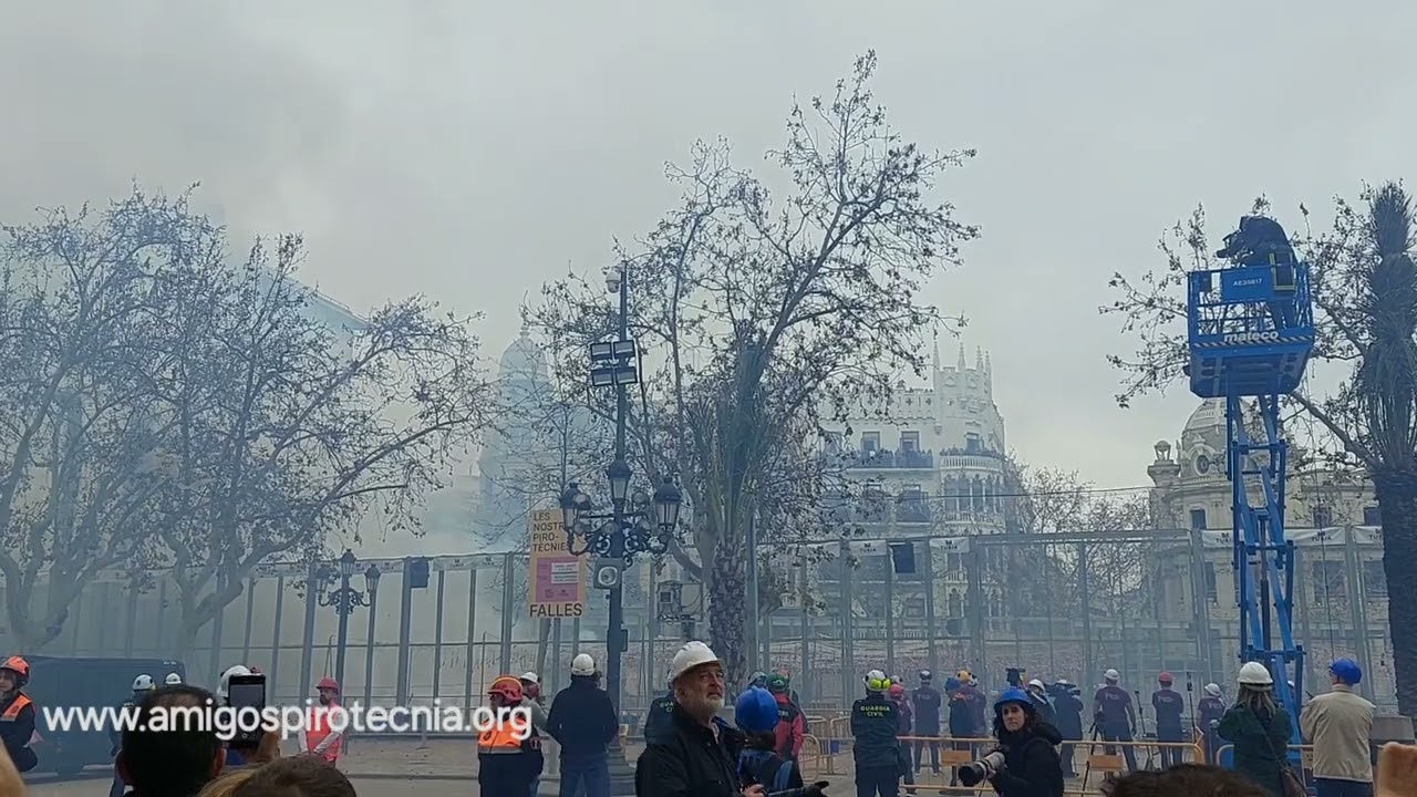 Mascleta Día 8 Marzo Fallas 2025 Valencia Pza Ayuntamiento Pirotecnia Nadal Marti