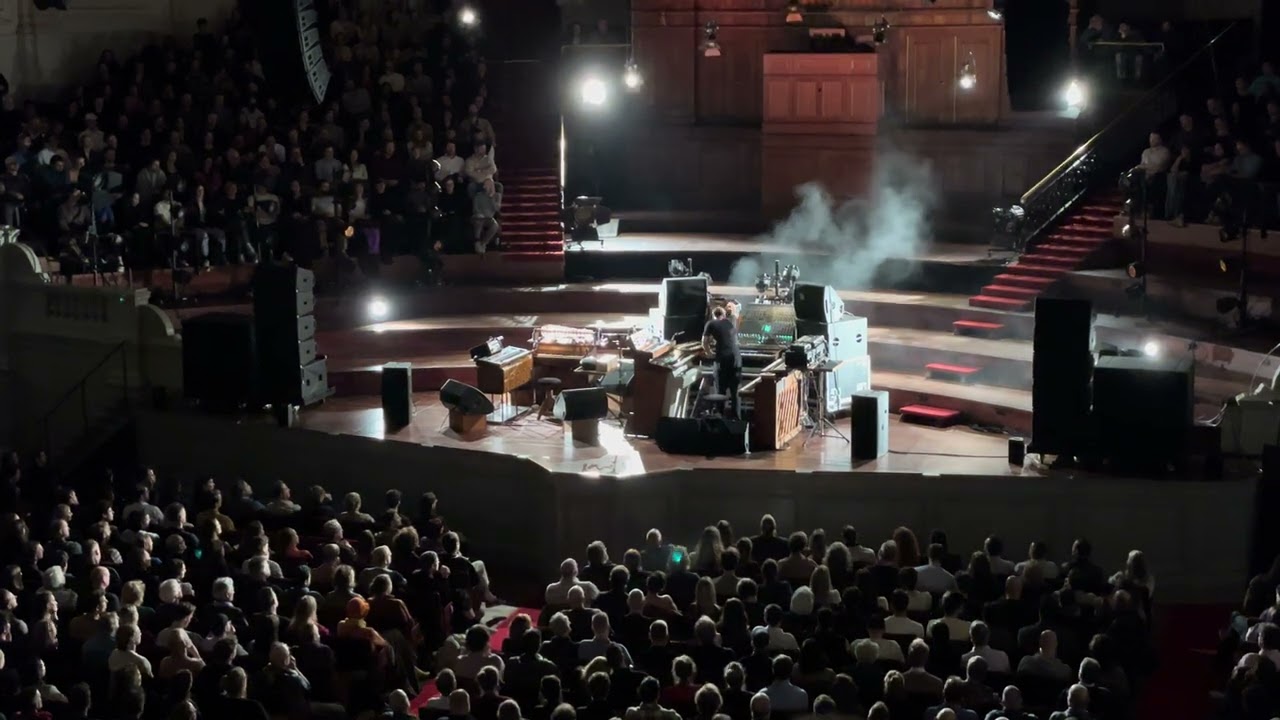 Nils Frahm - Says - Toilet Brushes- More (Live at het Concertgebouw)