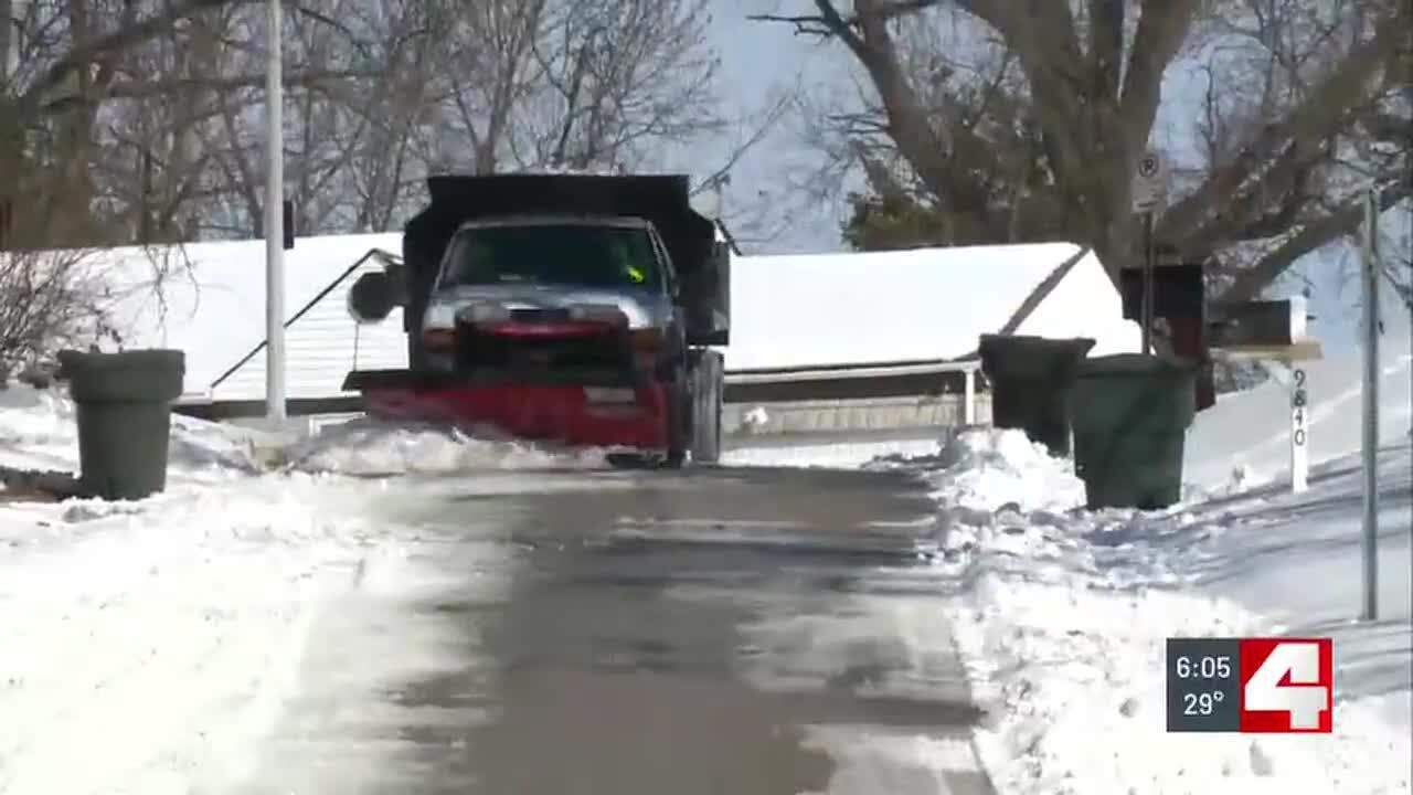 City of Dellwood deploys snow plows to assist with Riverview’s covered roads