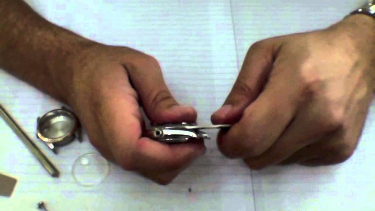 How to remove a Rolex Bezel (non rotating)