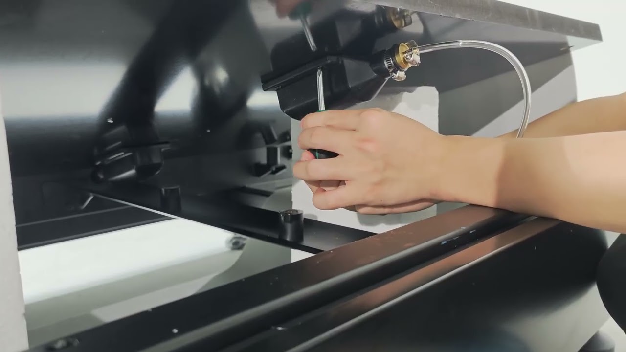 Operating Guide for Replacing the Running Belt of SH-T9100TP Treadmill