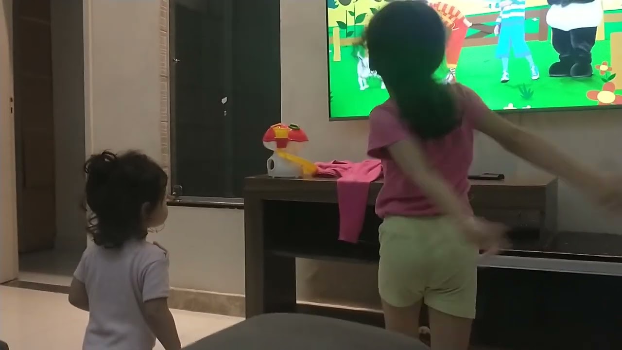 dançando o panda EOS caricas