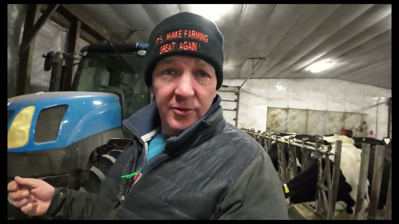 Weer die mestschuif!  Ben dr zat van - Again that manure scraper ! This is getting old