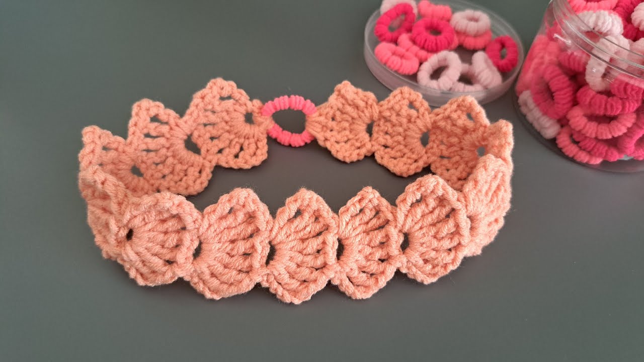Easy DIY crochet baby headband for beginners
