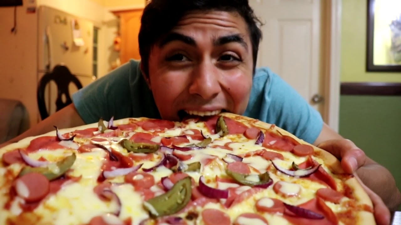 Pizza BARATA vs Pizza COSTOSA vs Pizza HECHA EN CASA 🍕 - 24 Horas comiendo Pizza🍕