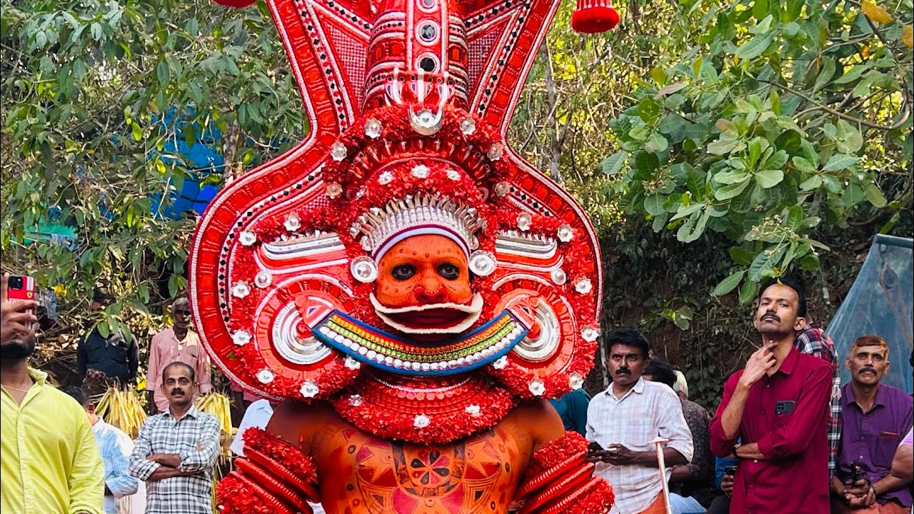 Kallingal pookulavan theyyam - Sri kailasam pulidaivathin kavu ❤️ #kannur #theyyam #parassinikadavu 