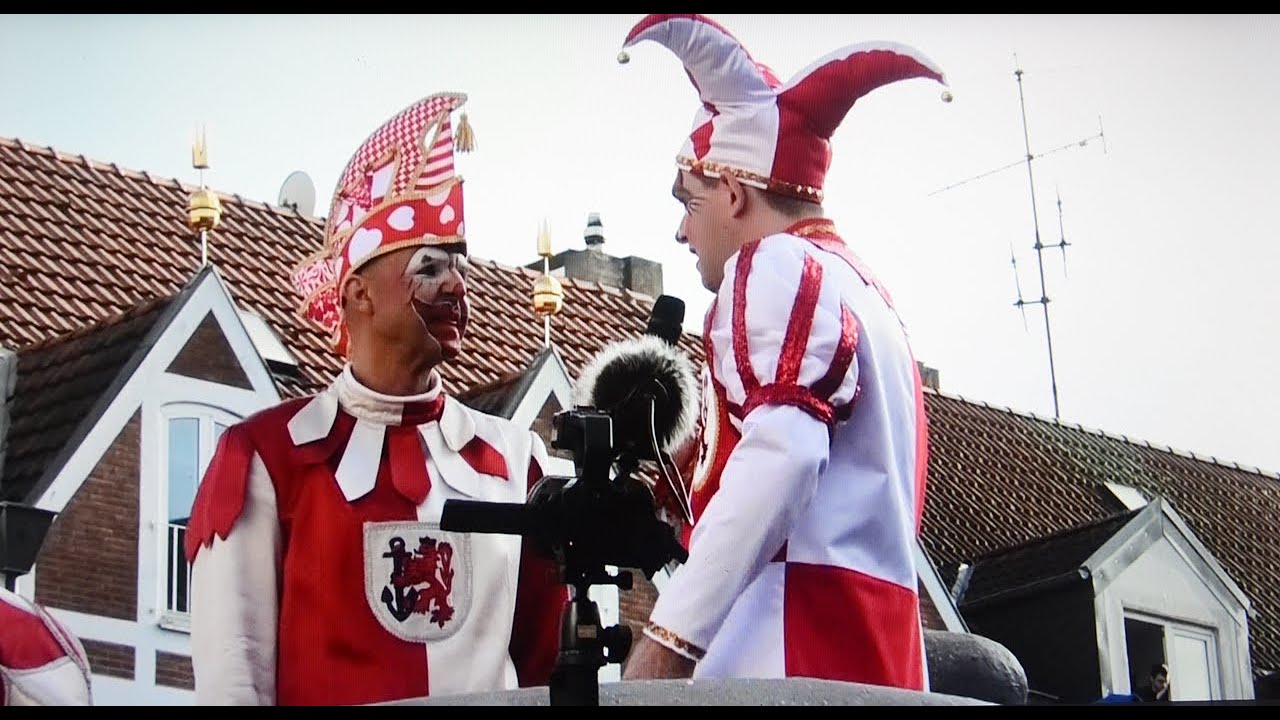 11.11.2025 Düsseldorf - Start in Karnevalssaison. Neuer Hoppeditz vorgestellt. Bands treten.