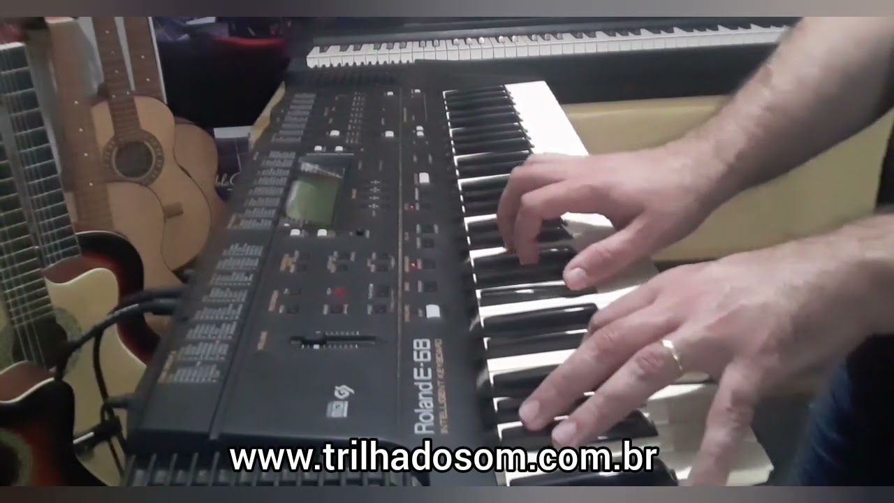 Amostras de Timbres e Ritmos do Teclado Arranjador Roland E 68