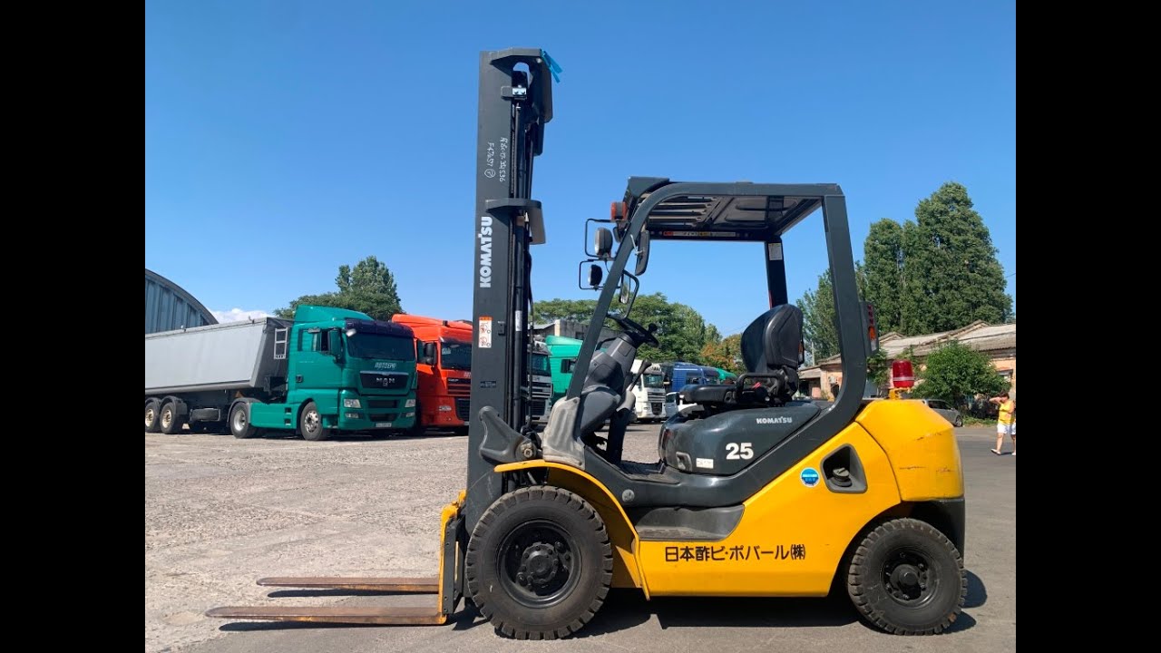 Вилочний автонавантажувач Komatsu, з дод. лiн. та щоглою 4.5 метри. 2018 года випуску