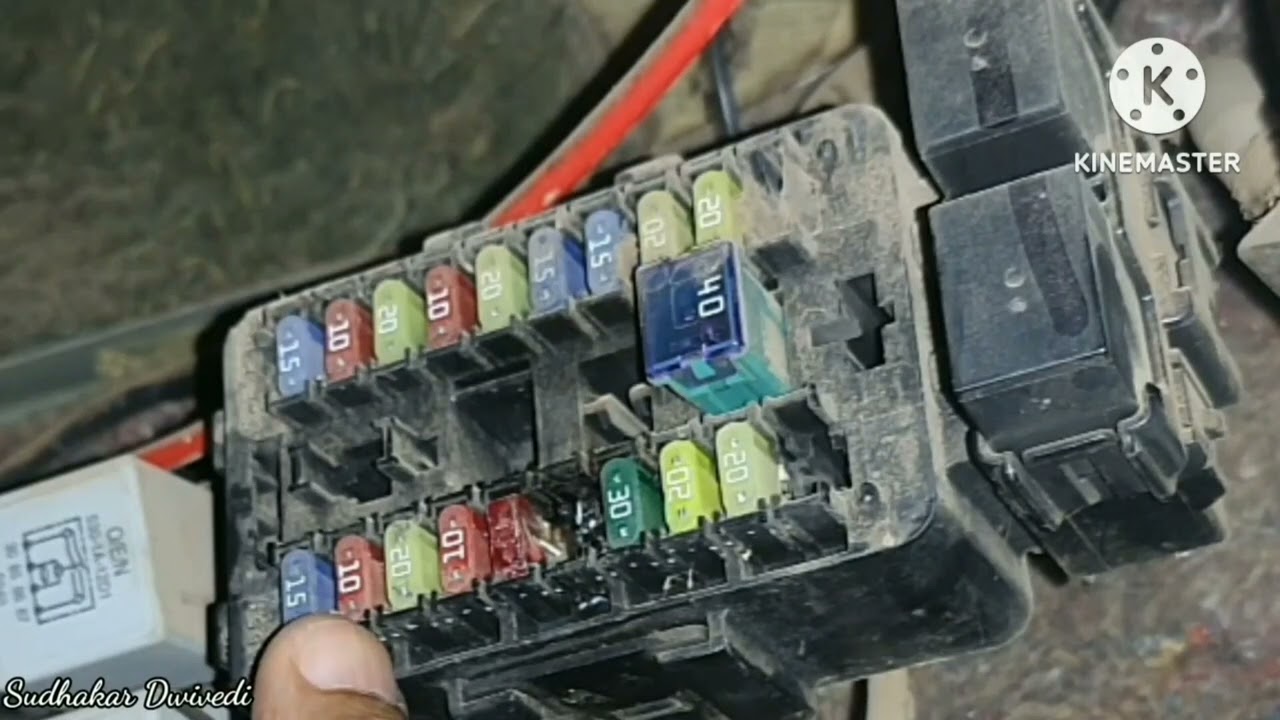 Bolero Turbo fuse box  location