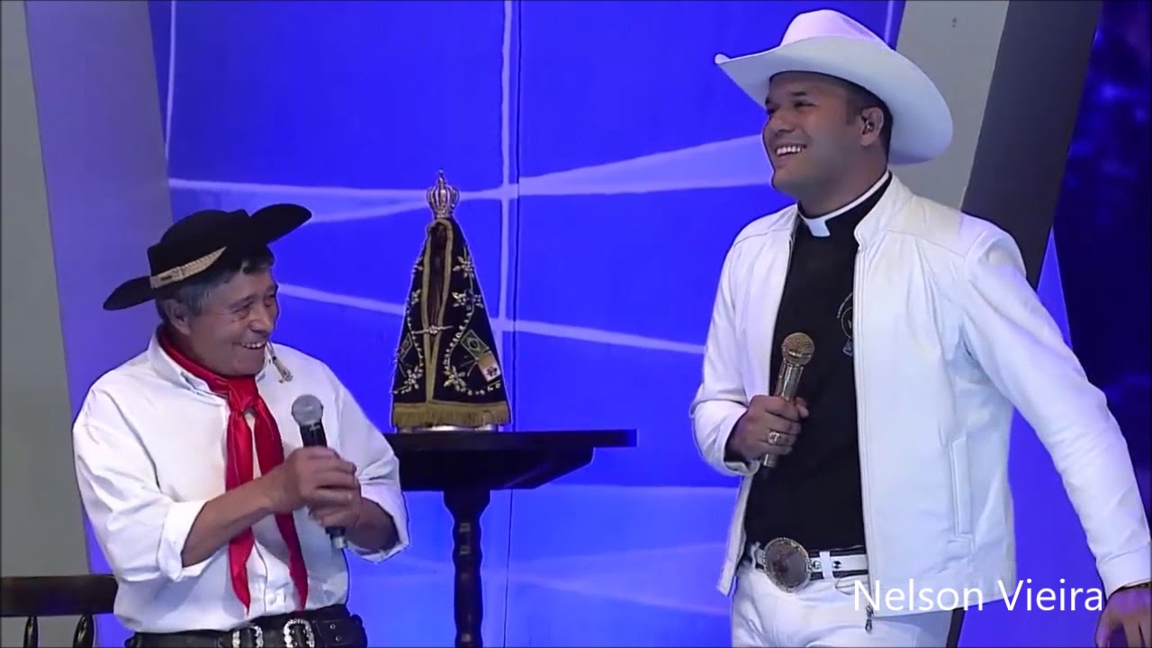 Nelson Vieira trova com padre Alessandro Campos no programa  Viva a Vida.