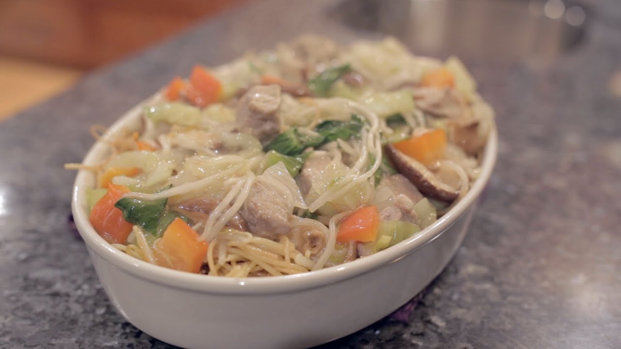 The BEST Pork Chow Mein Recipe | Diana's Kitchen