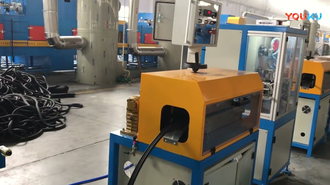 Car trunk rubber sealing strip, door trunk steel core composite epdm rubber strip extrusion machine