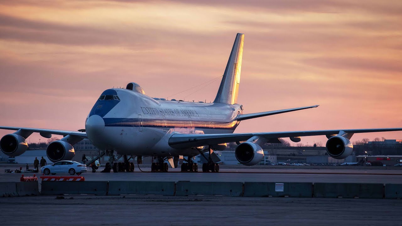 Offutt E-4Bs move their (giant) tails to Lincoln Airport