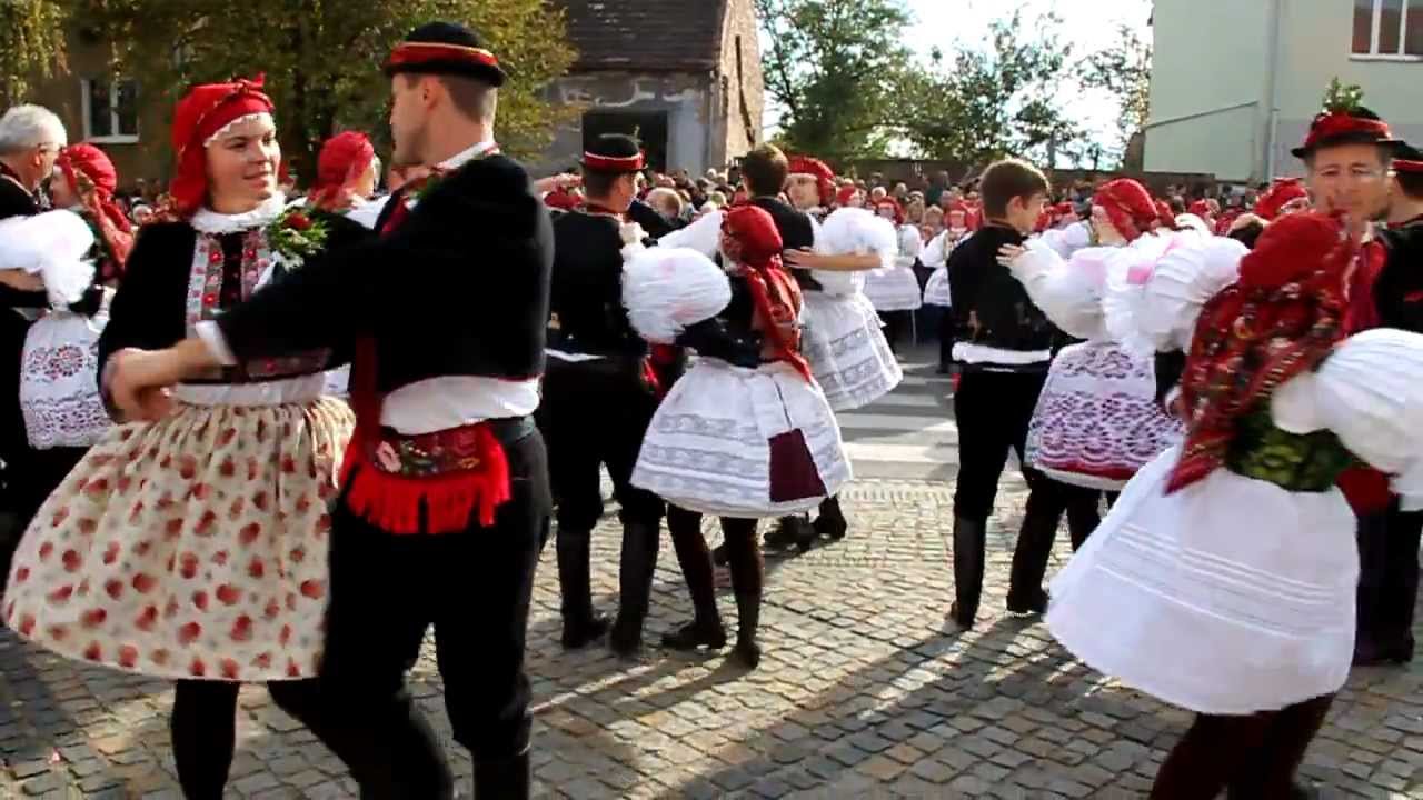 VRACOV - začaly největší krojované hody v České republice 6.