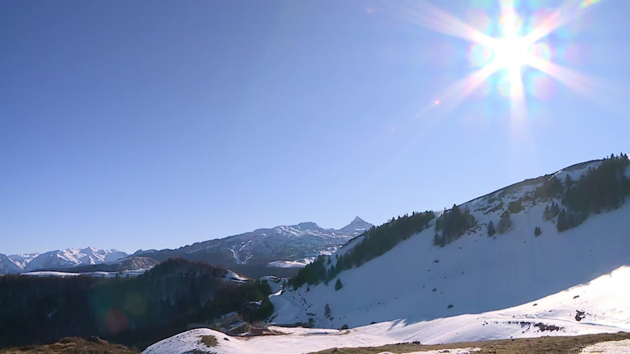 Pyr&eacute;n&eacute;es, Soleil, randonn&eacute;e &agrave; Issarbe en vall&eacute;e de Bar&eacute;tous