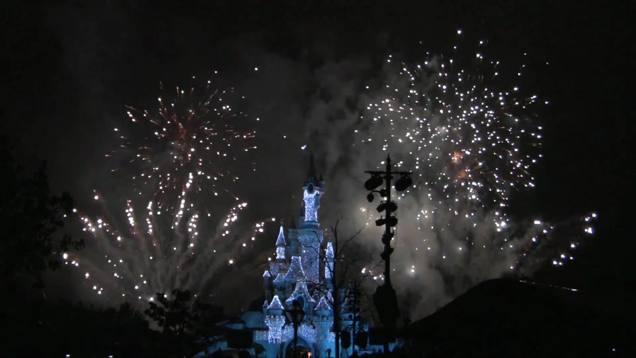 Disneyland Resort Paris Firework Display. New Year Celebration 2010/2011 [better music]