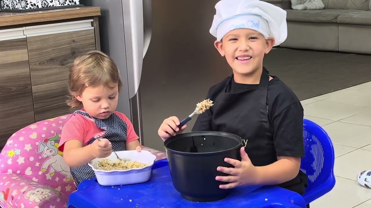 Receita com Joaquim e Luiza!! Bolo de banana saudável sem açúcar, com aveia e sem leite !!