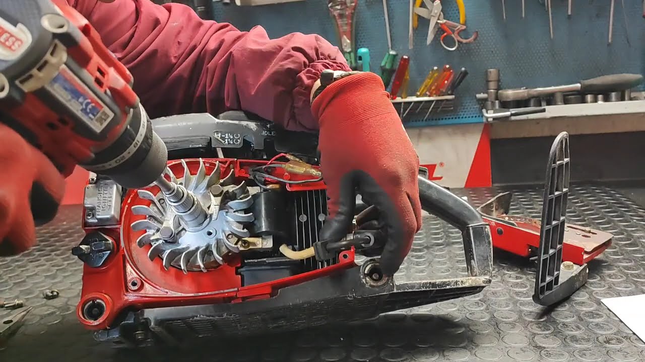 MOTOSIERRA JAPONESA 🎌Un completo DESASTRE 🤦