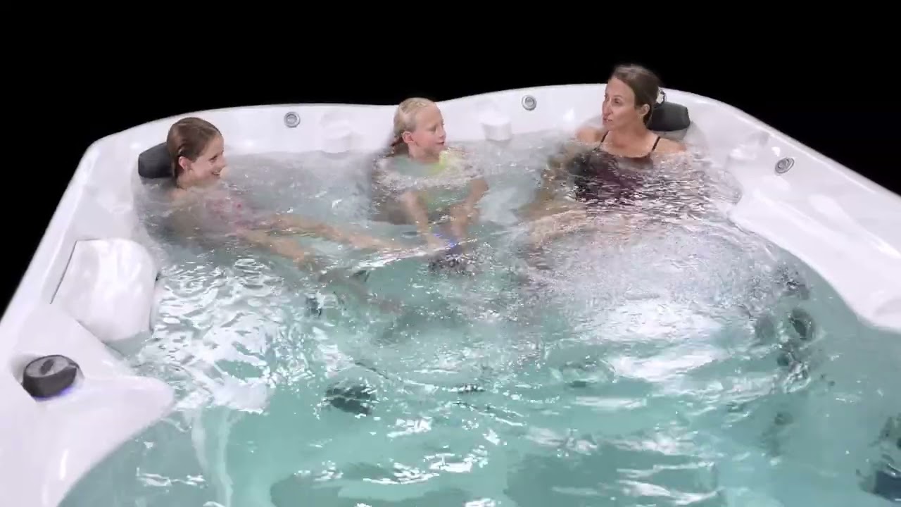 Spa de nage J-14 Jacuzzi®
