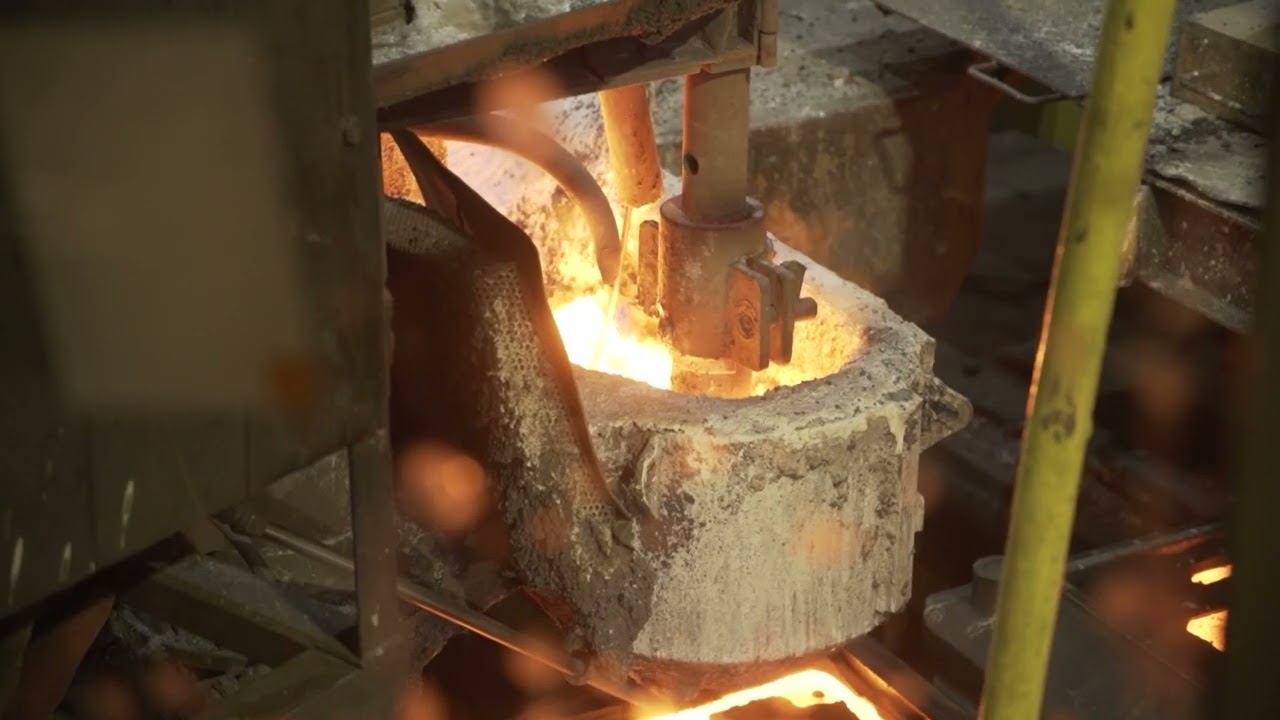 Foundry machinery and equipment operator