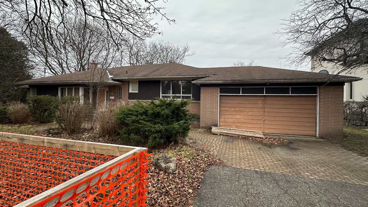 Exploring a large ABANDONED 1950s mid century modern home before demolition