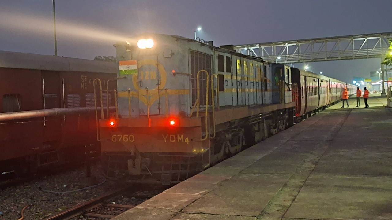YDM4 Locomotive Startup & Idling Sound