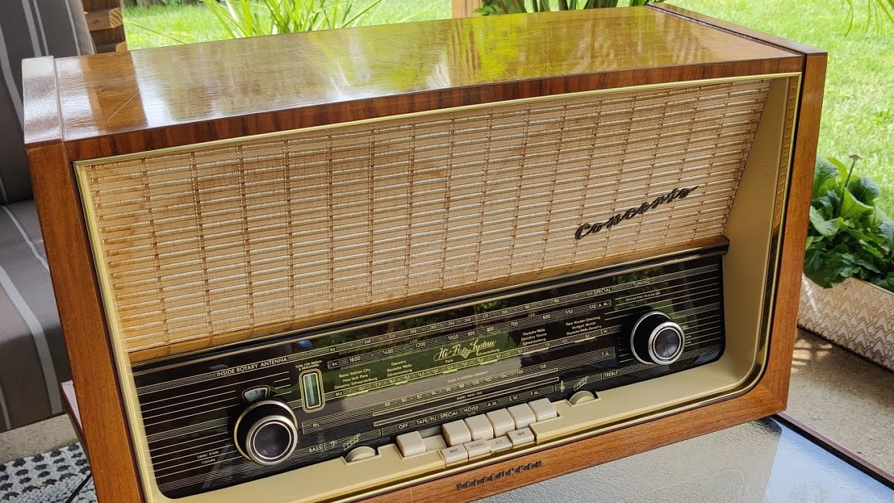 Telefunken Concerto 9U Hi-Fi (1959) – німецький ламповий Hi-Fi з чотирма динаміками
