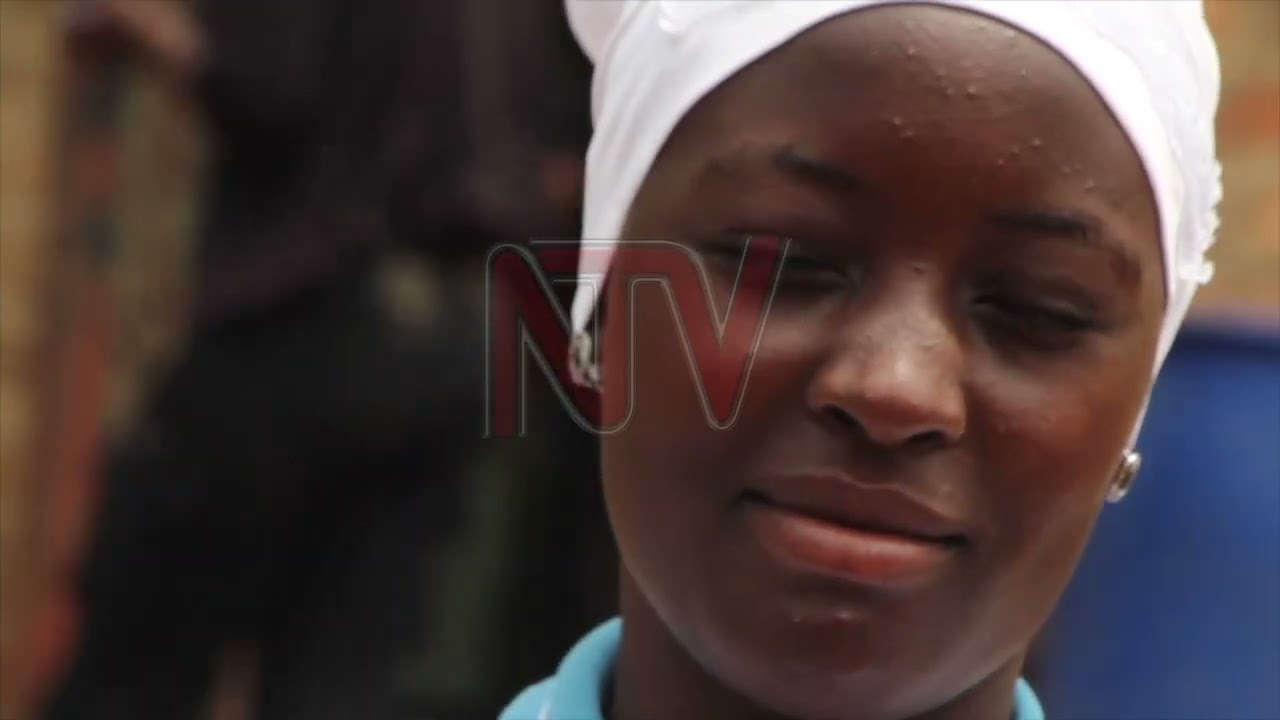 Efrance Nakajubi, ku myaka 18 afuuse kansala e Kassanda