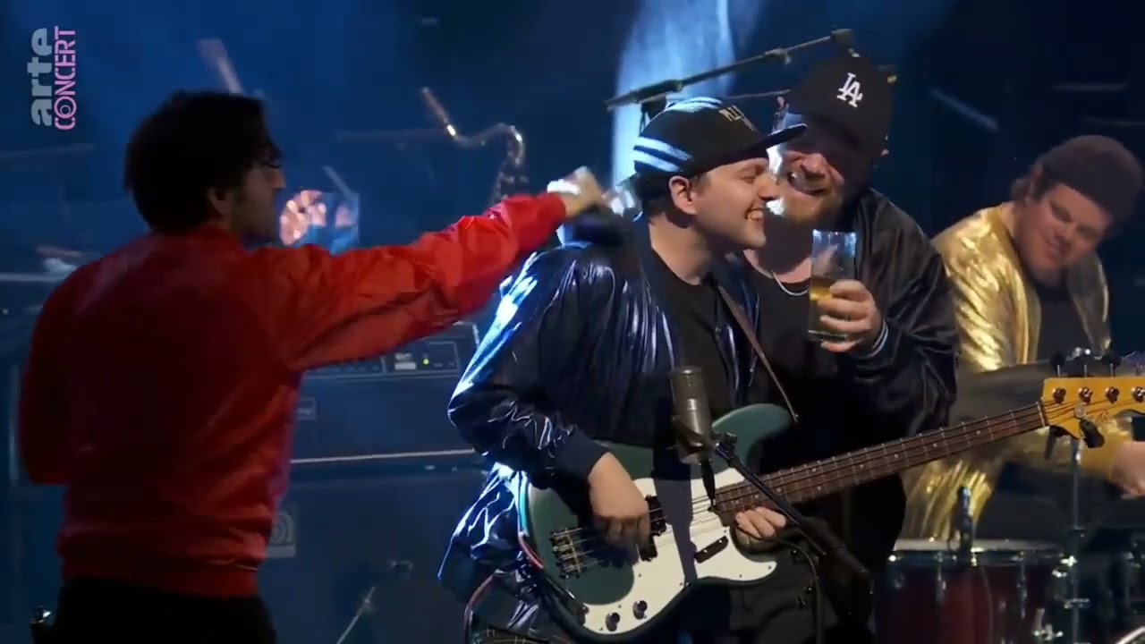 Nick Campbell bass solo in Frankfurt with Scary Pockets