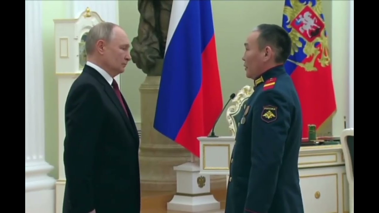 Vladimir Putin awards Jr Sergeant Andrey Grigoryev (knife fight video guy)
