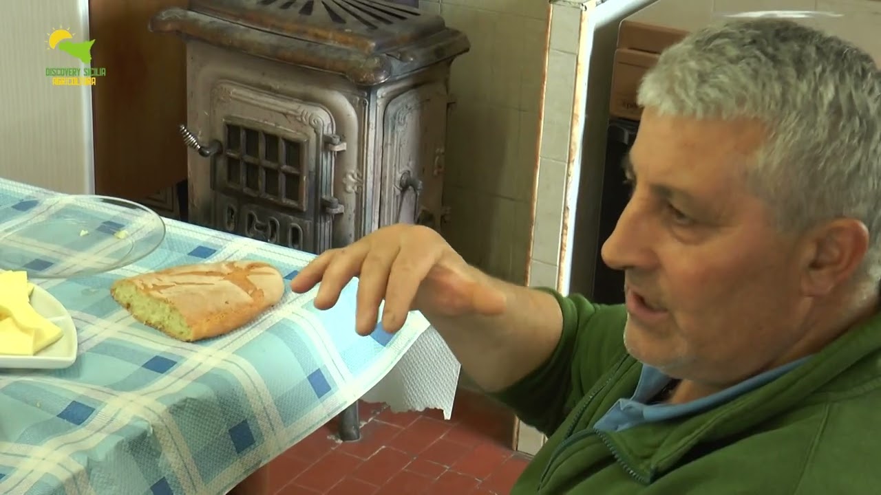 Discovery Sicilia seconda puntata, Azienda zootecnica      Fioriglio, Apicoltore