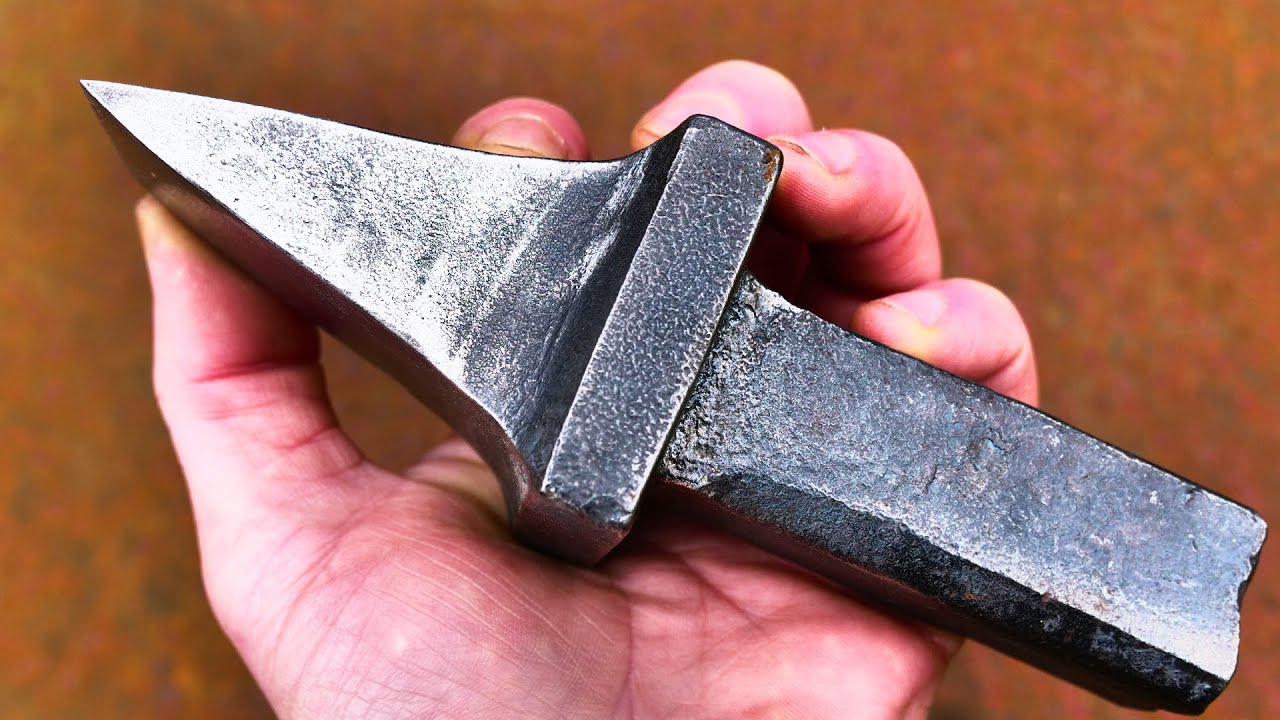 Blacksmithing - forging a hardie hardy hot cut!!!