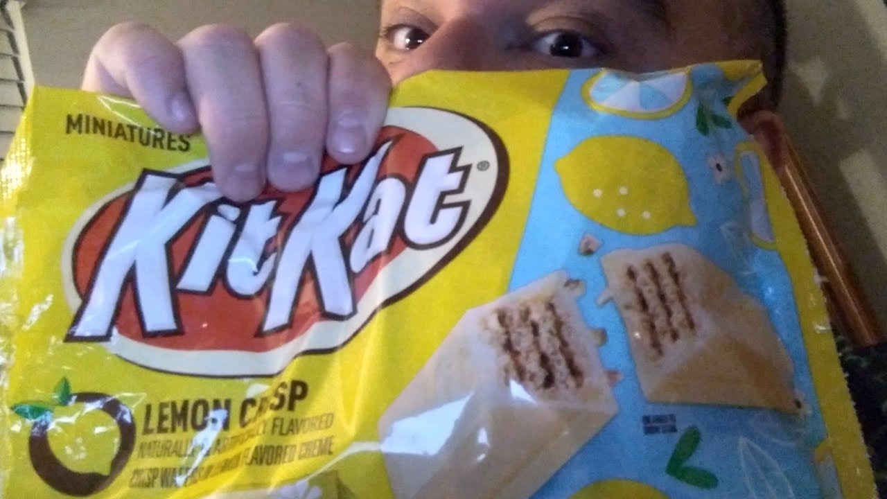 2023 Lemon Crisp KitKat Candy Bar Review & Taste Test
