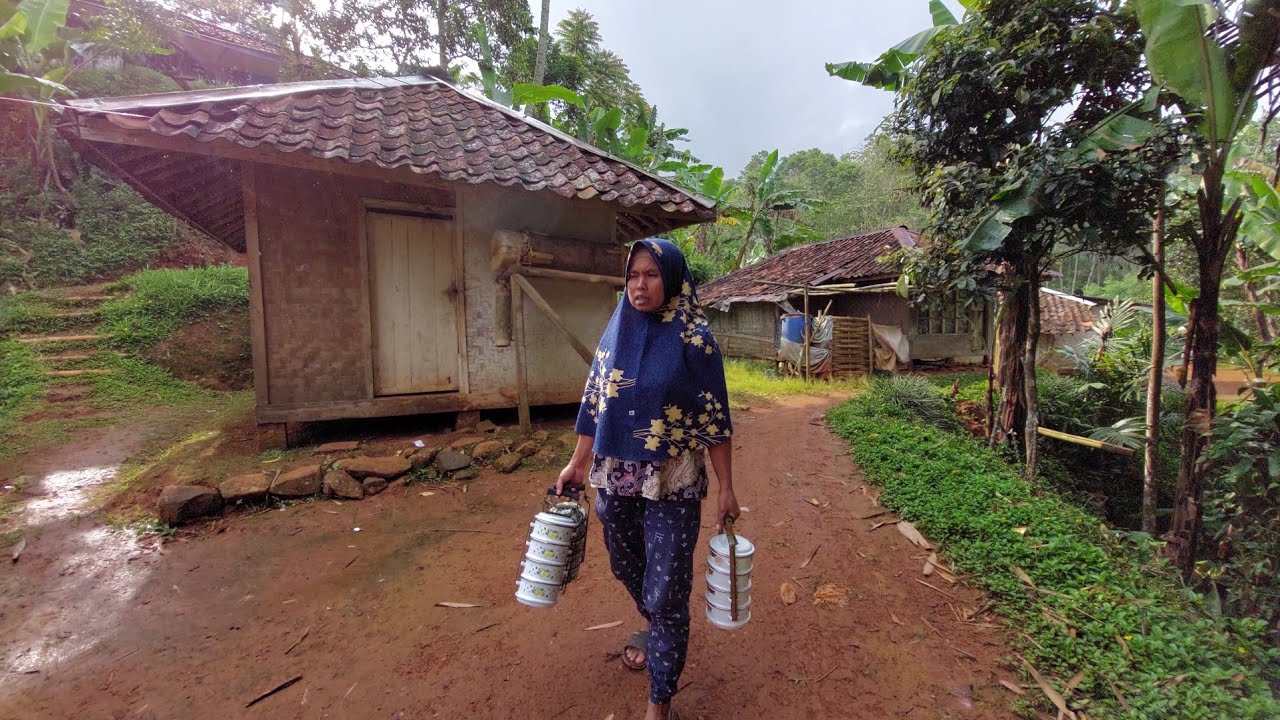 Suasana Kampung Terpencil Menjelang Lebaran, Tradisi Yang Hampir Punah | Pedesaan Jawa Barat