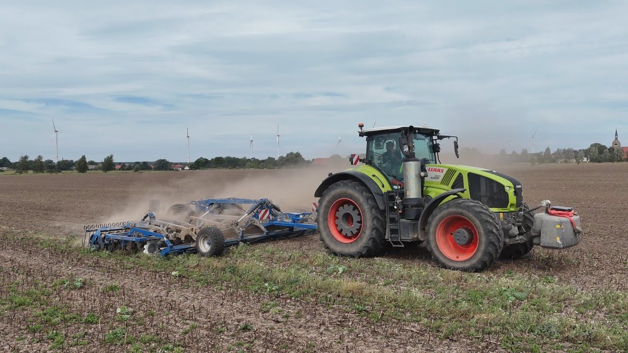 CLAAS AXION 930 mit einer KÖCKERLING REBELL Scheibenegge / 4K