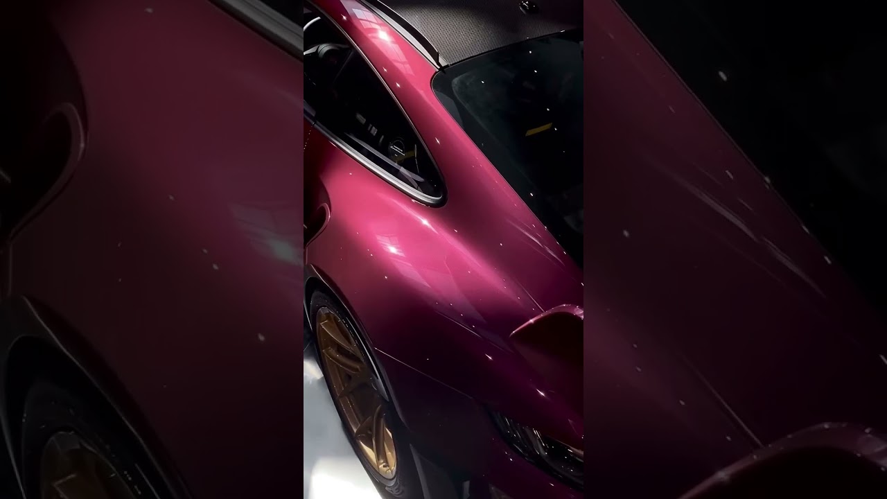 Magic Magenta Chromaflair 992 GT3 RS