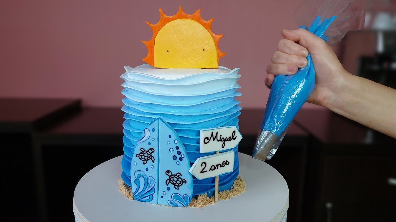 Ensinando Decoração de Bolo com Ondas do Mar em Cor Degradê