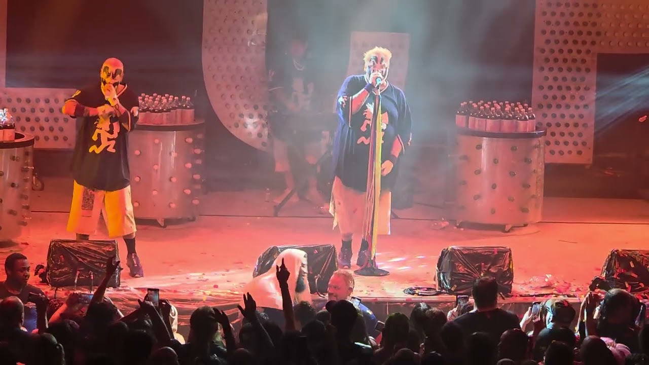 Insane Clown Posse - In My Room (live)