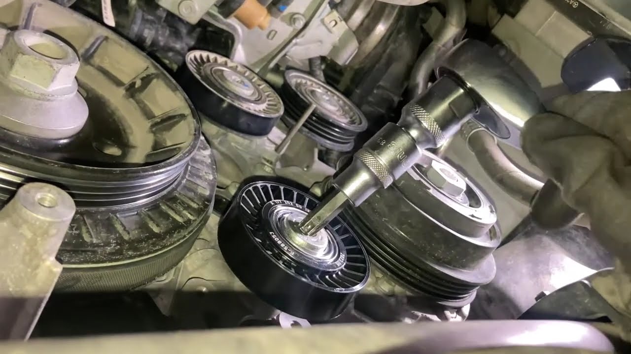 Замена клинового ремня S 560 /модель 222 /двигатель 176 V8,