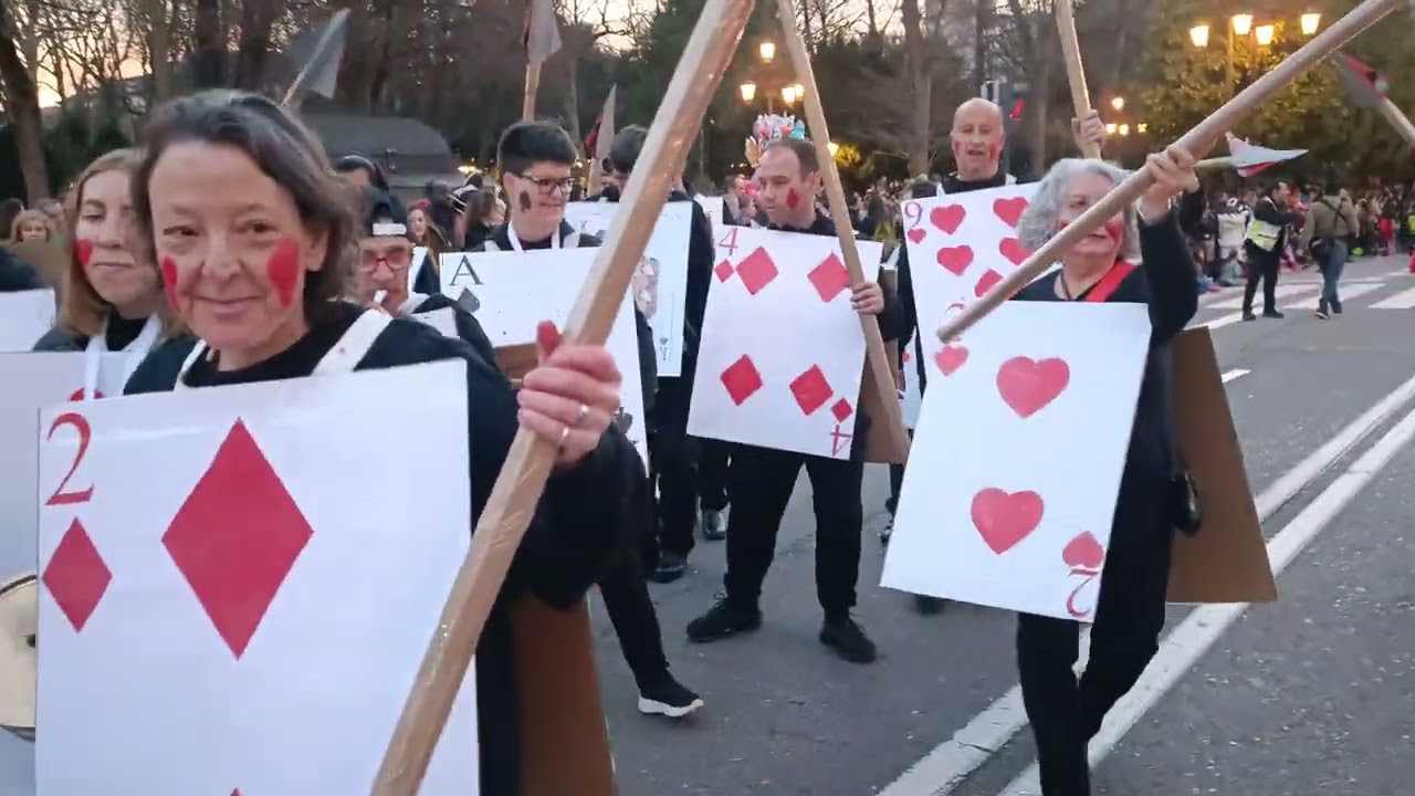 Carnaval Oviedo 2024 -Cai Naranco en el País de las Maravillas-