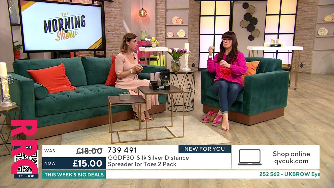 Catherine Huntley @shoe off for toe separator