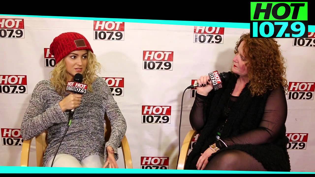 Tori Kelly Interview with Amber Stone