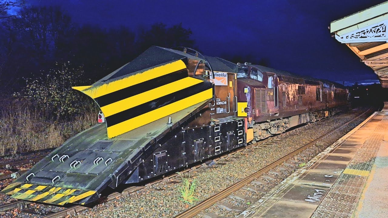 Class 37 snowploughs head for Scotland on the S&C! 17/11/24