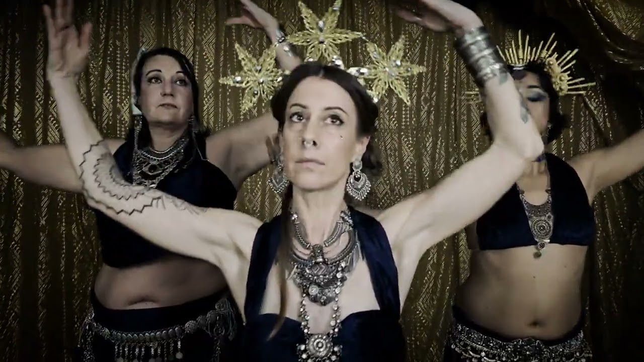 ECLIPSE • Alice Christelle & Hélène 