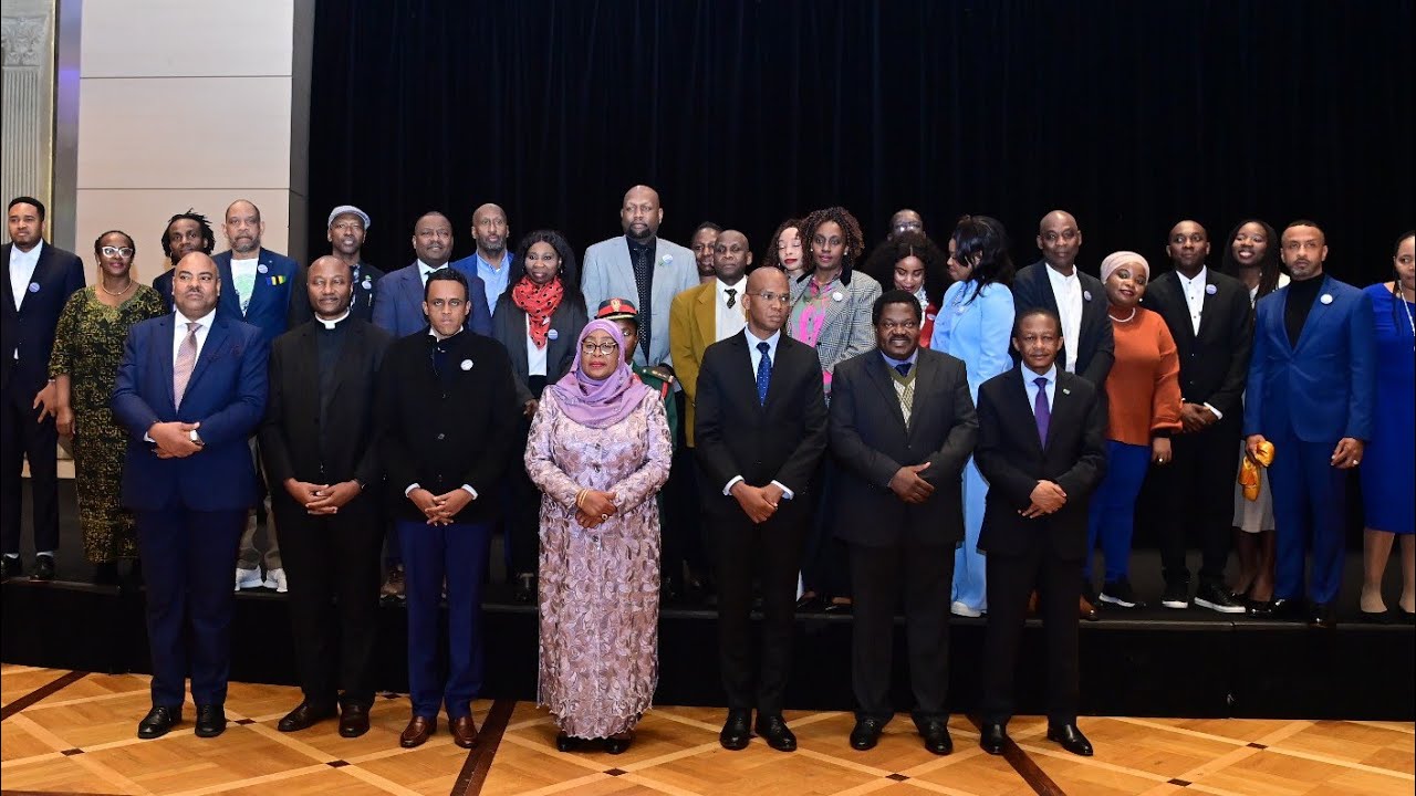 RAIS SAMIA AKUTANA NA WANAFUNZI VATICAN NA VIONGOZI WA DIASPORA NCHINI ITALY