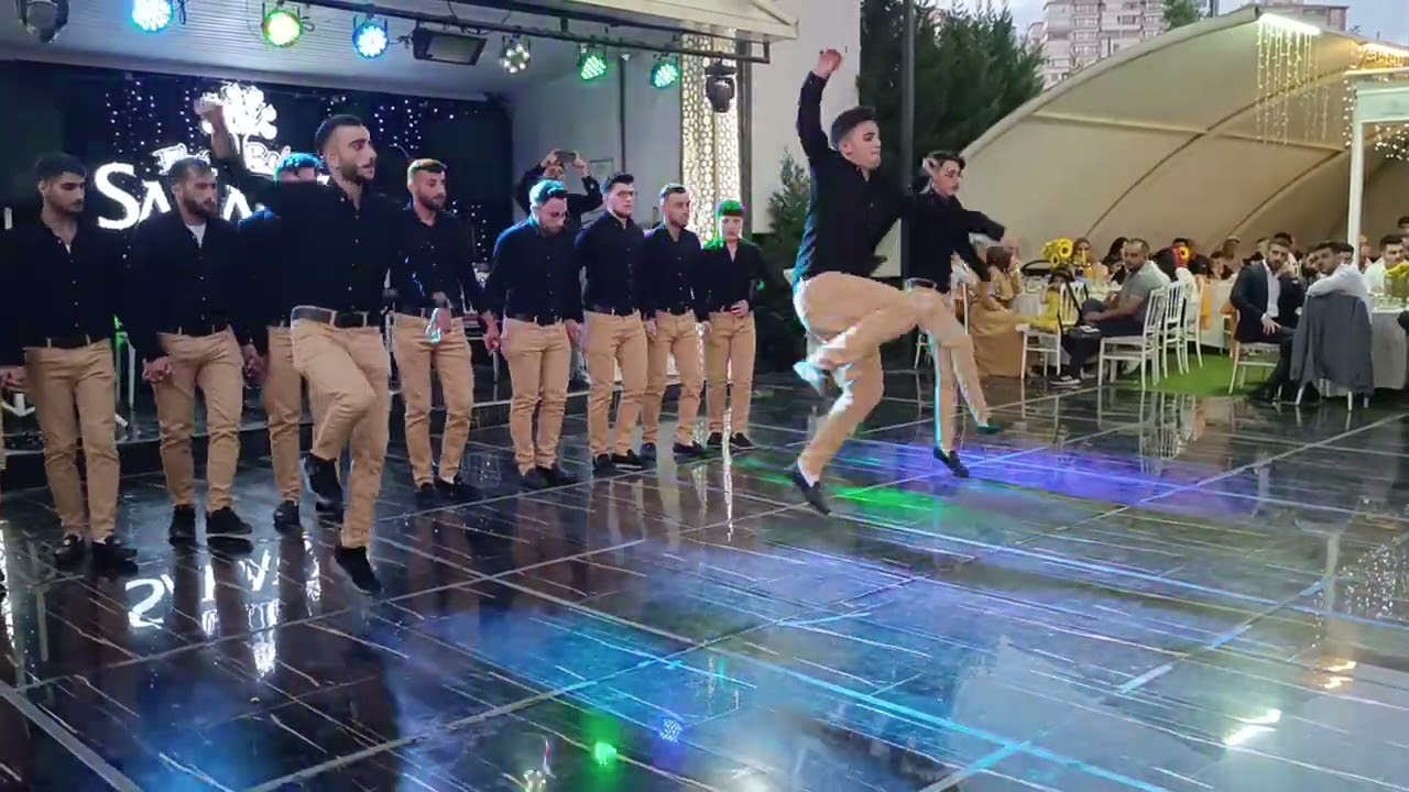 رقصة شباب آل بركات في عرس تركي