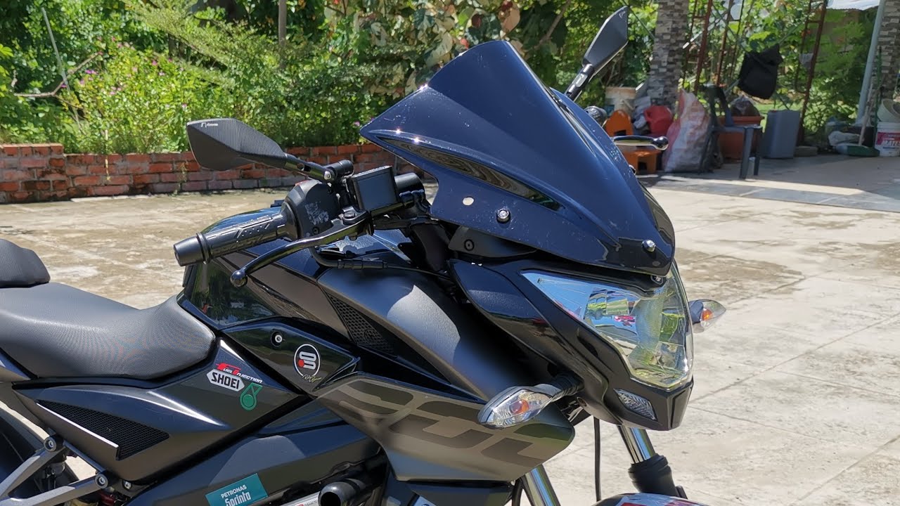 INSTALLING WINDSHIELD ON BAJAJ MODENAS PULSAR NS200 DIY MODIFICATION