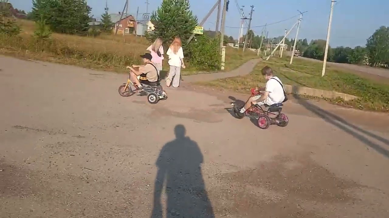 Тестим на площадке у магазина. 